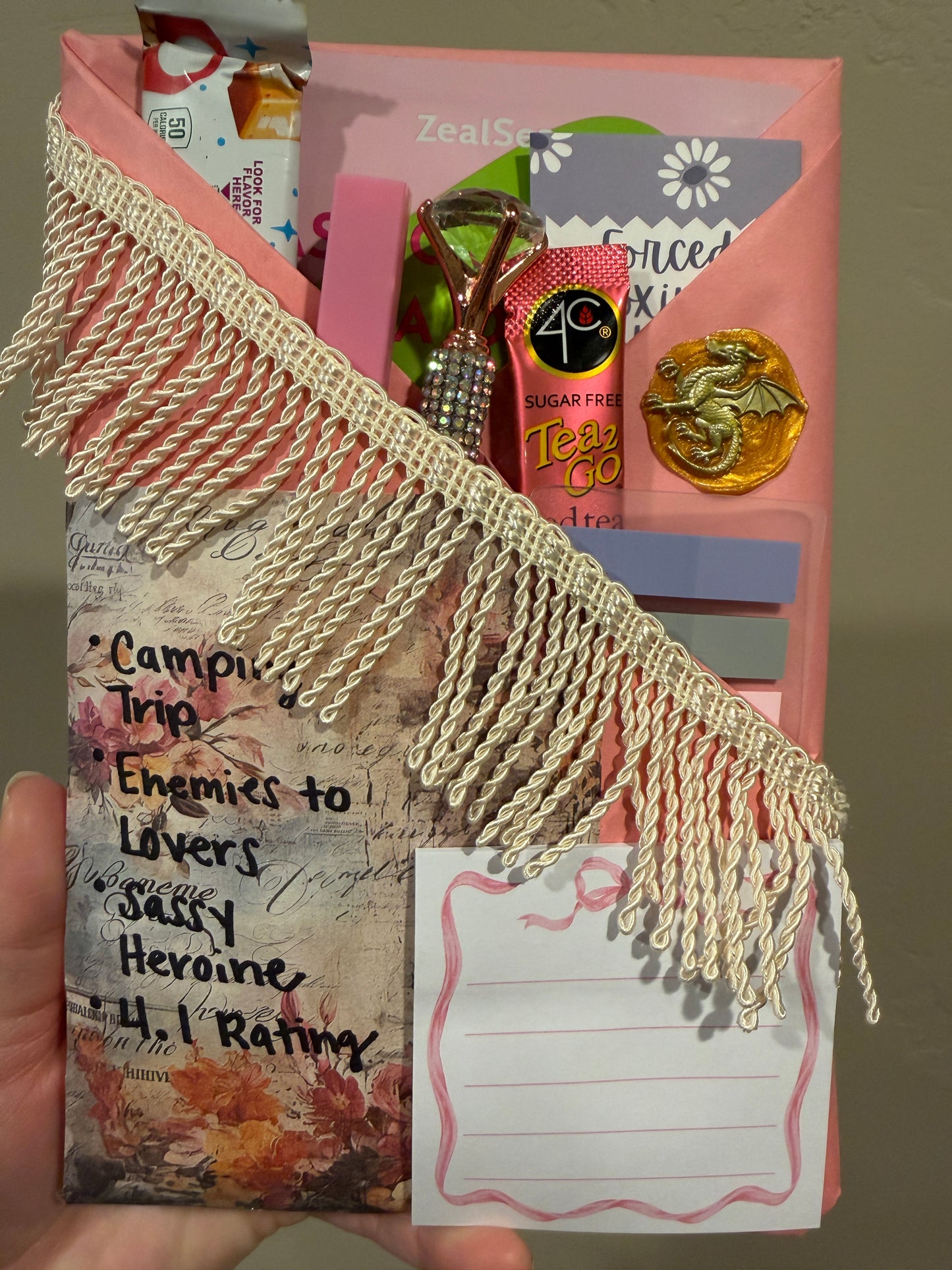 Deluxe Blind-Date With A Book